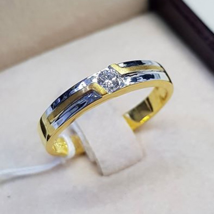 แหวนเพชร emerald 6.76 กะรัต